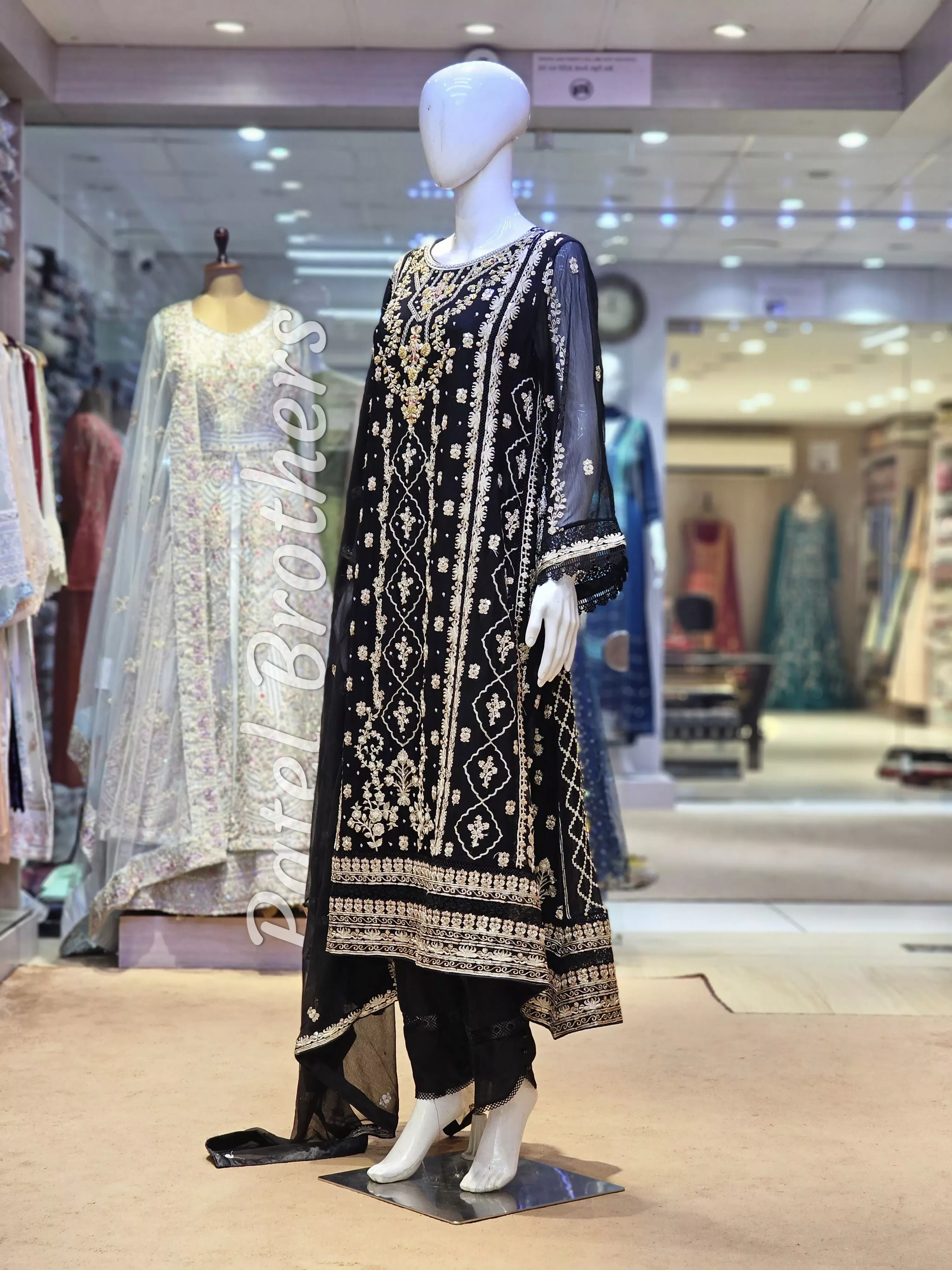 Agha Noor 3pc Chiffon Embroidered Suit ’23 | S204 - Patel Brothers NX 3 Agha Noor 3pc Chiffon Embroidered Suit ’23 | S204 - Patel Brothers NX 3